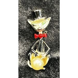 50s Brooch Enamel Faux Pearl Cat Tuxedo Mid Century Gold Tone Whimsical Pin 1.5”